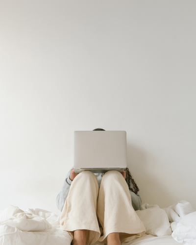 White and Black Minimalist Out of Office Instagram Post_eredmény